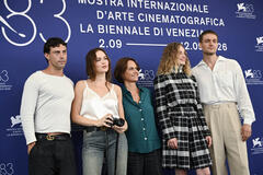 Delegazione del film (tra cui Emilia Schüle) al photocall de La ragazza con la Leica al Festival del Cinema di Venezia 83, mercoledì 2 settembre 2026