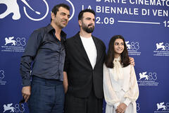 Behzad Khalaj, Mohsen Gharaei, Elena Khakbazan al photocall del film Moragheb (Falling House) al Festival del Cinema di Venezia 83, giovedì 3 settembre 2026