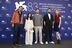 Delegazione del film Moragheb (Falling House) (tra cui Behzad Khalaj, Mohsen Gharaei, Elena Khakbazan) al Festival del Cinema di Venezia 83, giovedì 3 settembre 2026