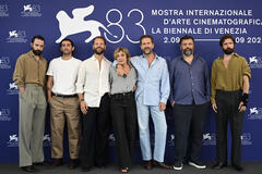 Delegazione del film Serpenti (tra cui Leonardo Lidi, Roberto De Paolis Maino, Alessandro Borghi, Damiano D'Innocenzo, Fabio D'Innocenzo, Pietro Castellitto) al Festival del Cinema di Venezia 83, sabato 5 settembre 2026