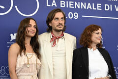 Alicia Vikander, Luca Marinelli, Susan Sarandon del film The Echo Chamber al Festival del Cinema di Venezia 83, domenica 6 settembre 2026