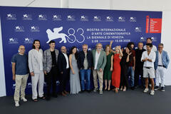 Delegazione del film Holy Wood Dust (tra cui Stefano Mancuso, Victor Kossakovsky) al Festival del Cinema di Venezia 83, domenica 6 settembre 2026