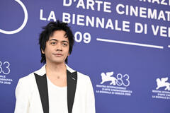 Chillseph al photocall del film Arrested Memory al Festival del Cinema di Venezia 83, lunedì 7 settembre 2026