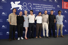 Delegazione del film I figli della scimmia (tra cui Tommaso Landucci, Fausto Russo Alesi, Riccardo Scamarcio) al Festival del Cinema di Venezia 83, lunedì 7 settembre 2026