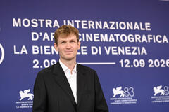 Luke Lorentzen al photocall del film Boatbuilders al Festival del Cinema di Venezia 83, lunedì 7 settembre 2026