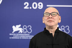 Tsai Ming-liang al photocall del film Weichen (Dust) al Festival del Cinema di Venezia 83, martedì 8 settembre 2026