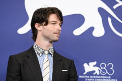 Patrick Schwarzenegger al photocall del film Bunker al Festival del Cinema di Venezia 83, martedì 8 settembre 2026