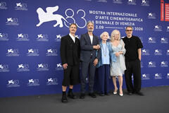 Delegazione del film Place to be (tra cui Pamela Anderson, Murray Bartlett, Taika Waititi, Kornél Mundruczó) al Festival del Cinema di Venezia 83, mercoledì 9 settembre 2026