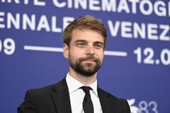 Il protagonista Andrei Astapovich al photocall del film Listy (Letters from the Silenced Country) al Festival del Cinema di Venezia 83, mercoledì 9 settembre 2026
