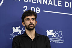 Il regista Yuval Abraham al photocall del film Naza al Festival del Cinema di Venezia 83, mercoledì 9 settembre 2026
