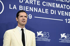 L'attore Melvil Poupaud al photocall del film Un peu avant minuit al Festival del Cinema di Venezia 83, giovedì 10 settembre 2026