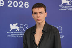 L'attore Francesco Gheghi al photocall del film Dio Ride al Festival del Cinema di Venezia 83, sabato 12 settembre 2026