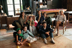 Natalie Martinez, Highdee Kuan, Brittany Ishibashi, Oona Yaffe, Holland Taylor, Noah Carganilla, Ella Grace Helton e Nolan Almeida in Brothers 1x04