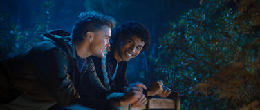 (S-D) Jude Wilson come Baloo Garner e Tyler Roberge come Logan in Crew Girl 1x04