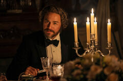 Charlie Hunnam come Andrew Borden in Monster: La storia di Lizzie Borden 1x03
