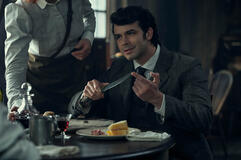 Joey Pollari come John Morse in Monster: La storia di Lizzie Borden 1x03