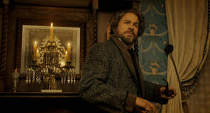 Charlie Hunnam come Andrew Borden in Monster: La storia di Lizzie Borden 1x01