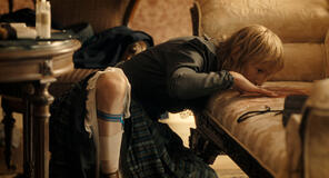 Vicky Krieps come Maggie Sullivan in Monster: La storia di Lizzie Borden 1x01
