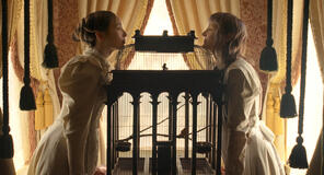 (S-D) Ella Beatty come Lizzie Borden, Vicky Krieps come Maggie Sullivan in Monster: La storia di Lizzie Borden 1x02