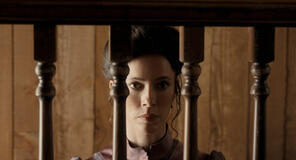 Rebecca Hall come Abby Borden in Monster: La storia di Lizzie Borden 1x04