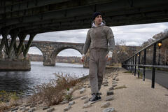 Anthony Ippolito come Sylvester Stallone in Rocky Sono Io