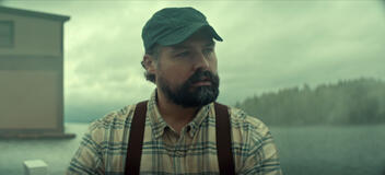James Hawksley come Leo Penney in Below 1x01