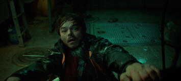 Charlie Heaton come Wade in Below 1x01