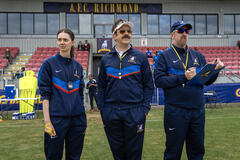 Tanya Reynolds, Jason Sudeikis e Brendan Hunt in Ted Lasso 4x03