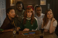 Annelise Heywood, Elizabeth Falola, Aisling Sharkey, Gabrielle Dieujuste e Faye Marsay in Ted Lasso 4x04