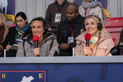 Jill Scott e Rebecca Lowe in Ted Lasso 4x05
