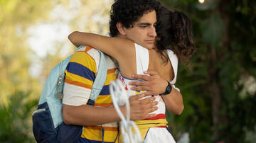 Enrique Arrizon in Acapulco 2x08