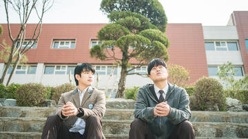 Immagine dal set - Chicken Nugget 1x05