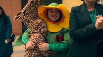 Mickey McAnulty e Eden Togwell in Trying 3x08