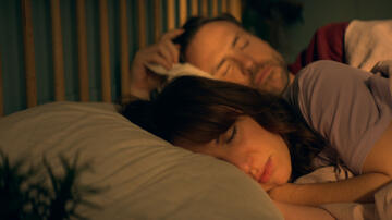 Esther Smith e Rafe Spall in Trying 3x02