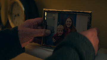 Mickey McAnulty e Eden Togwell in Trying 3x06