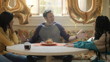 Gabrielle Dennis, Chris O'Dowd e Djouliet Amara in Il premio del destino 1x01