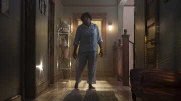 Pam Grier in Them - Loro 2x02