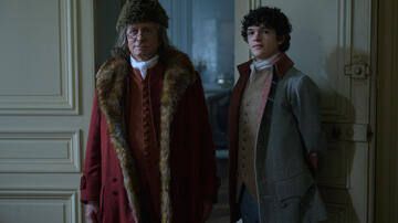 Michael Douglas e Noah Jupe in Benjamin Franklin 1x01