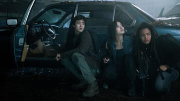 Ren Watabe, Anna Sawai e Kiersey Clemons in Monarch: Legacy of Monsters 1x05