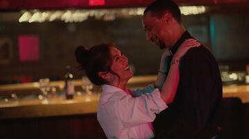 Ally Maki e Damon Gupton in Il premio del destino 1x04