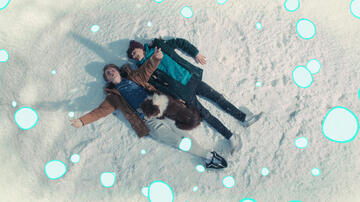 Kit Connor e Joe Locke in Heartstopper 1x02 - Immagine dal set