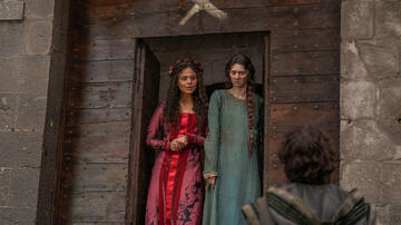 (S-D) Jessica Plummer come Filomena e Tanya Reynolds come Licisca in The Decameron 1x01