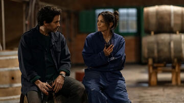 Santiago Cabrera e Eva Longoria in Tierra de mujeres - Intrecci di vite 1x02