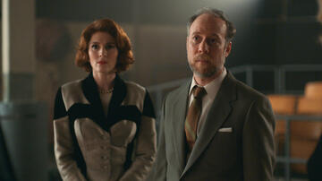 Stephanie Koenig e Kevin Sussman in Lezioni Di Chimica 1x08