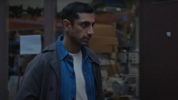 Riz Ahmed nel corto 'Dammi' di Yann Demange, scena da clip