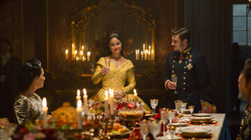 Desirée Nosbusch come Eh Sophie, Jannik Schümann come Franz e Dominique Devenport come Sissi in Sissi 3x05