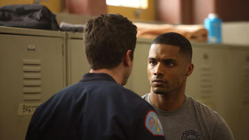 (S-D) Jake Lockett come Sam Carver, Rome Flynn come Gibson in Chicago Fire 12x08
