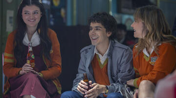 (S-D) Sara Pinzón come Luisa Salcedo, Emmanuel Restrepo come Camilo Granados, Francisca Estevez come Eva Samper in La Primera Vez 2x10