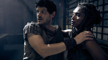 Iwan Rheon come Tenax, Sara Martins come Cala in Those About To Die 1x07