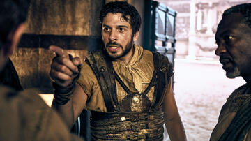 Dimitri Leonidas come Scorpus, David Wurawa come Gavros in Those About To Die 1x08